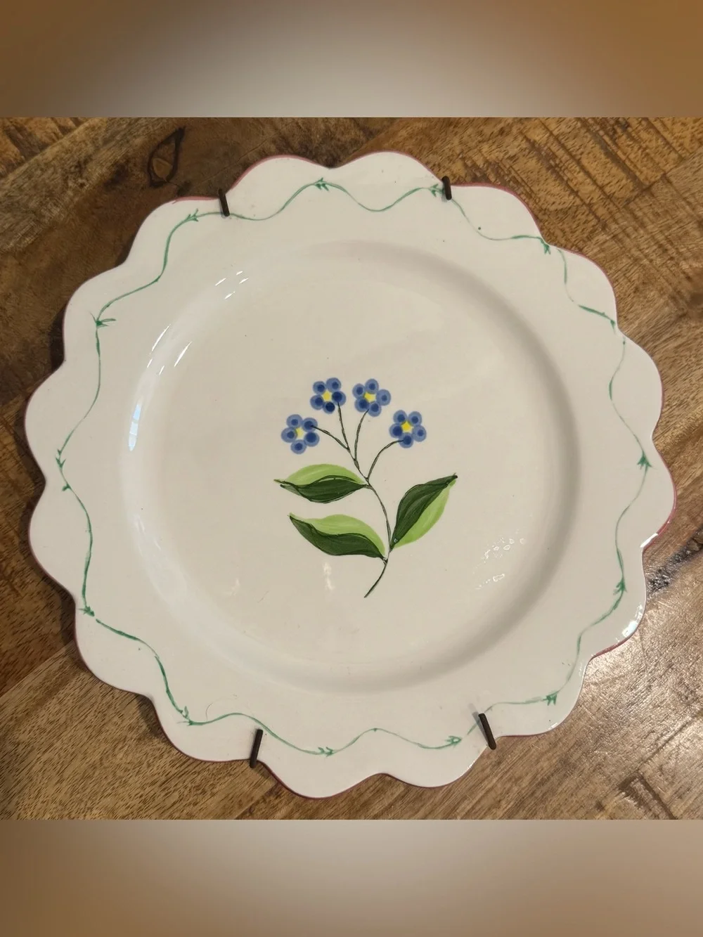 Vintage Tastesetter by Sigma Portugal Floral Scalloped Plates with wall hangers